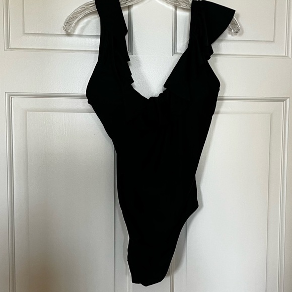J.CREW Other - J.Crew Women’s Size 8 One Piece Bathing Suit Black‎ Ruffle Built in Bra Resort
